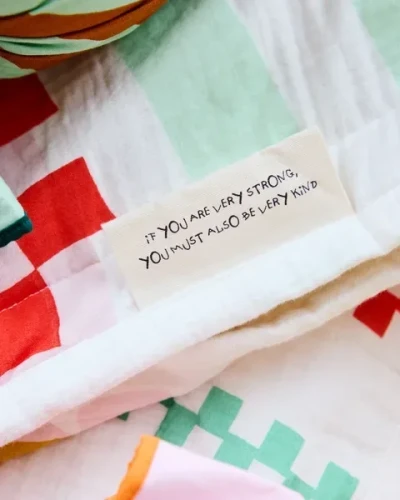 Koc na łóżko PIPPI Kid's Concept w pastelowym stylu